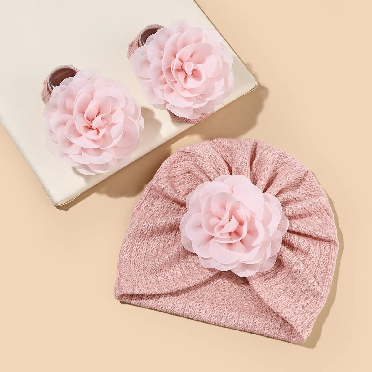 2 Pz/set Neonate Fiore Berretto e Calzini Set Neonato Carino Floreale Tubo Corto Calzino + Turbante Cappello Primavera Sottile Infantile Berretti Indiani