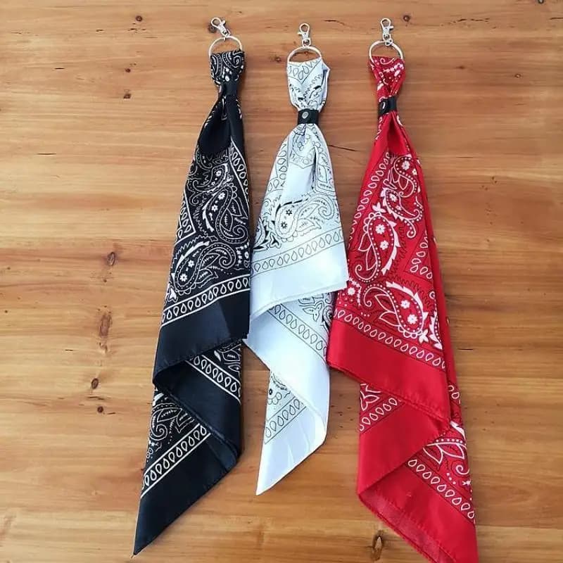 Bandana Unisex con Catena per Collo e Pantaloni, Accessorio Elegante per Borse e Pantaloni Hip Hop, Tendenza 2024