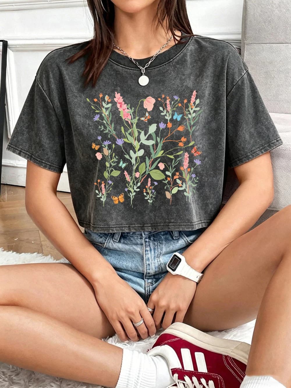 Many Butterflies Surround The Flowers Prints Women Crop Tops Summer Cotton Washed T-Shirts Regular Fit O-Neck Tees Y2K Clothes