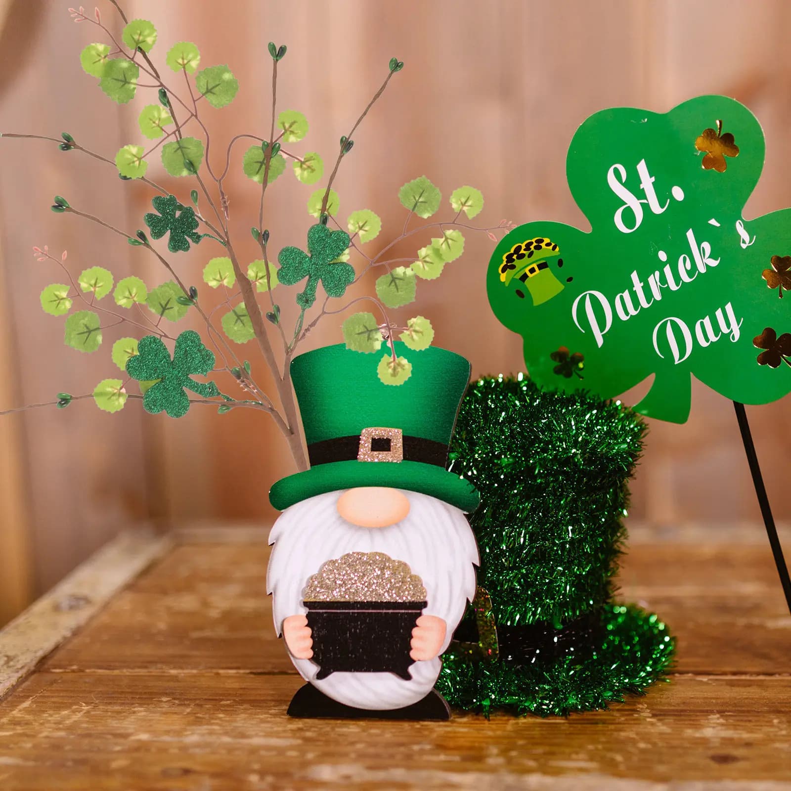 Decorative Artificial Plants, Plastic Fined Sheets, St. Patrick's Day Decorations, Fin Plants