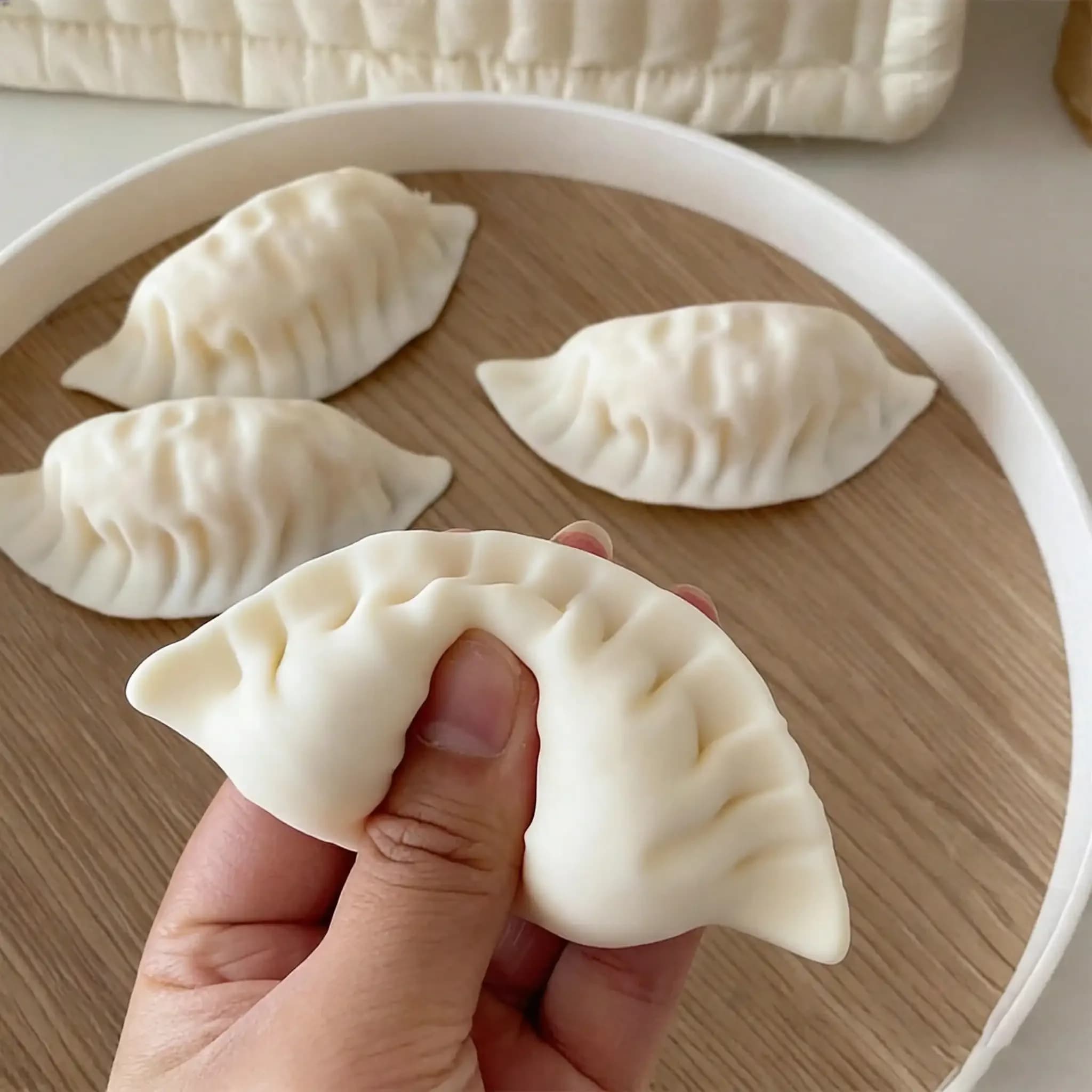 1Pcs Realistic Dumpling Squishy Squeeze Toy Sensory Fidget Toy Stress Relief Decompression Hand Toy Bag Charm Desktop Decor Party Favor Birthday Holiday Gift for Students Kids Adults
