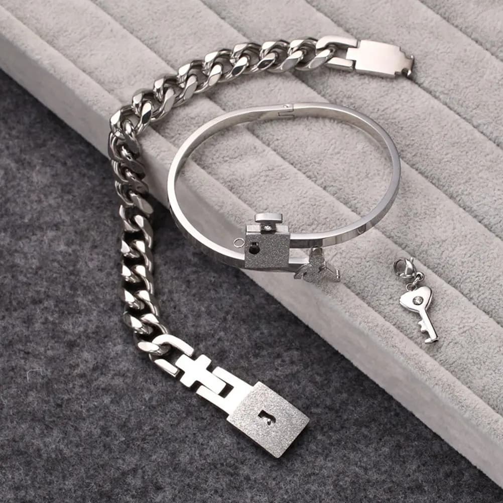 1 Paio di Braccialetti per Coppie in Acciaio al Titanio, Design con Lucchetto Concentrico, Eleganti Catene per Mani, Regalo per San Valentino o Compleanno per Donne e Uomini