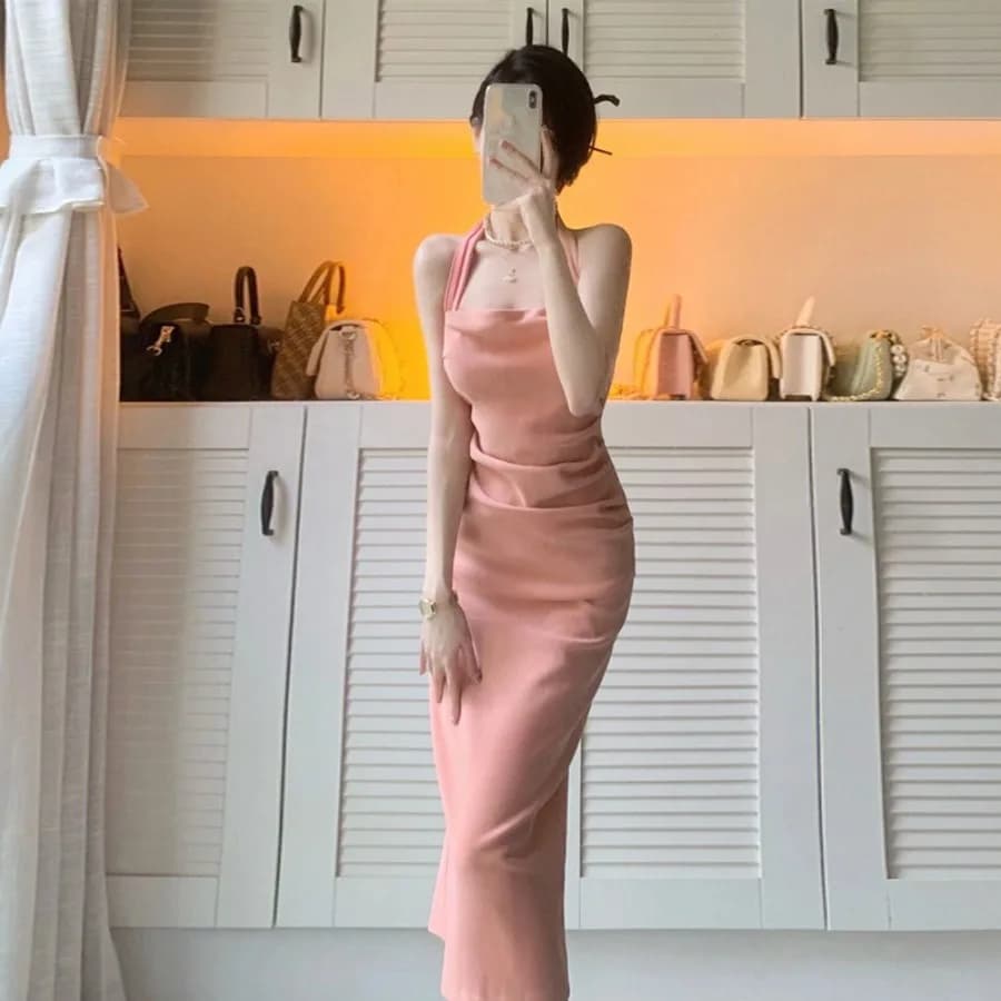 【New style】Pure desire pink hanging neck dress, women's summer texture, French waist wrap, hip, medium length skirt temperament
