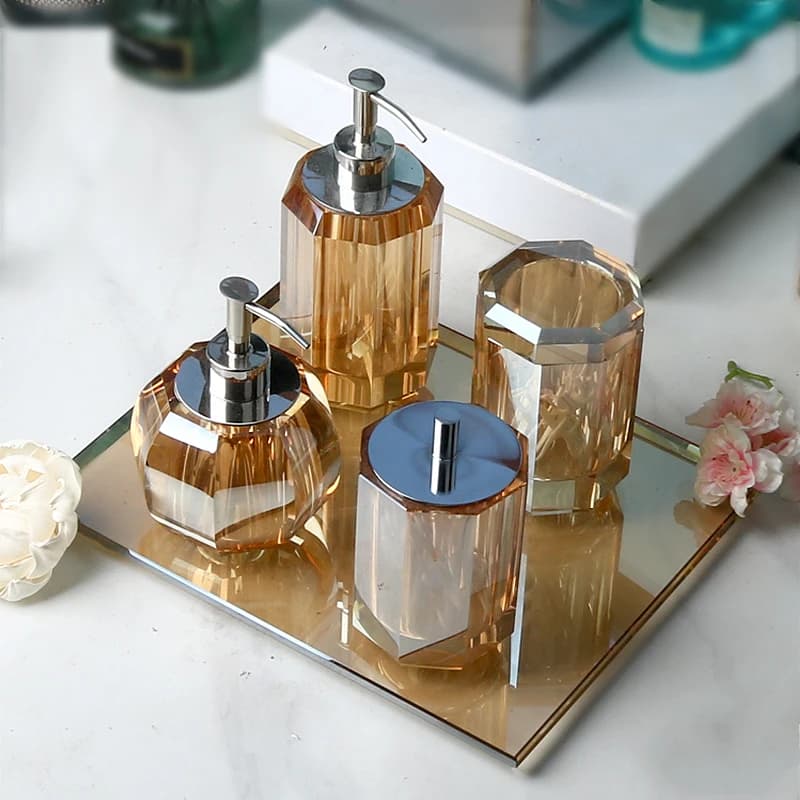 Bottiglia di lozione in vetro di cristallo ambrato Barattolo di aromaterapia Accessori per il bagno Hotel Deluxe Press Dispenser di sapone Set di vassoi per bottiglie vuote