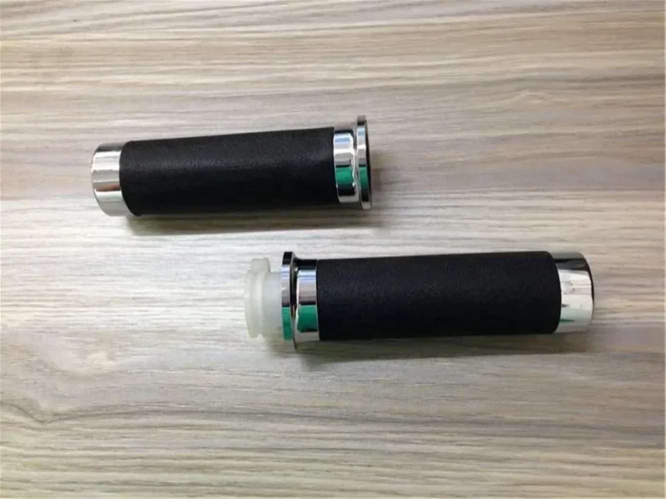 1 PAIO di guanti per manubrio scooter, impugnatura per acceleratore moto, diametro interno da 22 mm a 25 mm