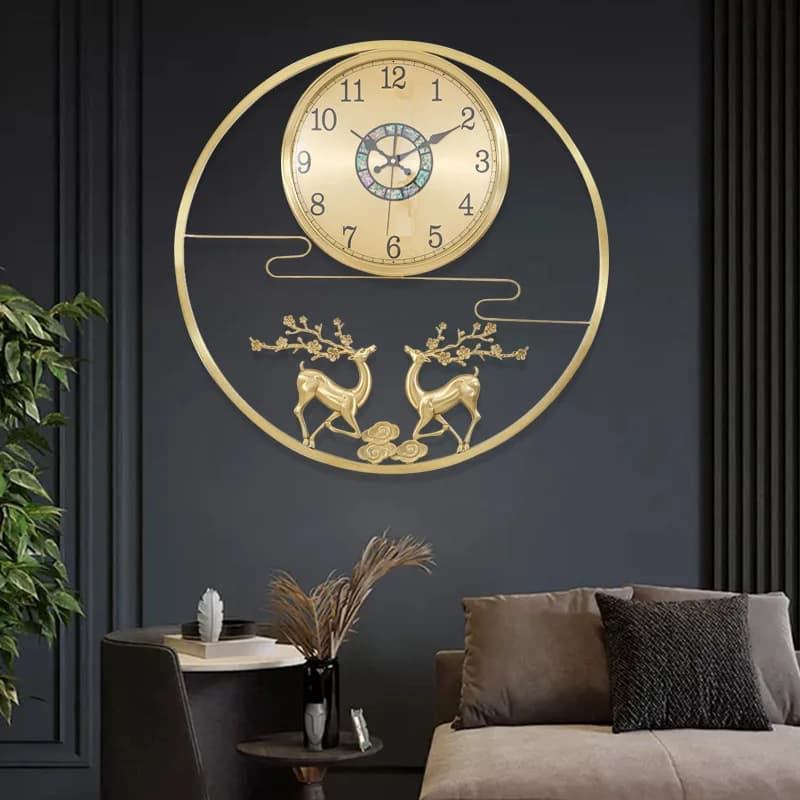 Wall clock with brass deer Living room Light Luxury decoration Round watch Classic Chinese wall clock for home Creative watch