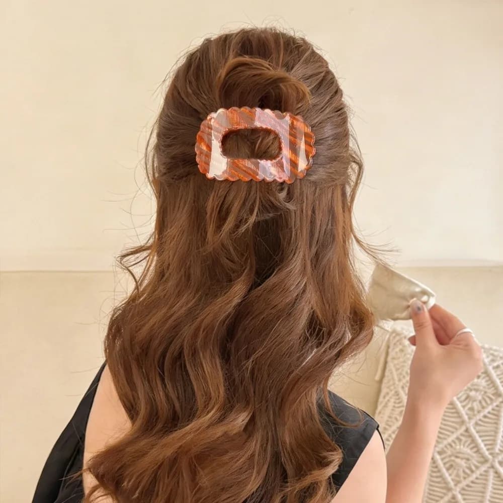 Elegant Large Size Hair Clip Premium PVC Flat Shell Hair Claw Hollow Strip 9.5CM Claw Clip Leisure Vacation