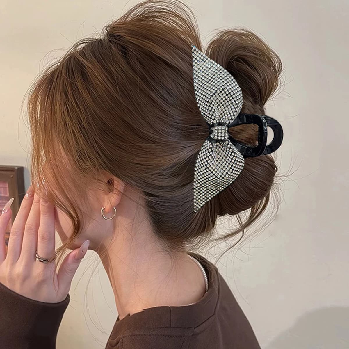 AWAYTR New Arco Hair Claw Simple Elegant Romantic Full Diamond Bow Hair Clips Horsetail High Shark Clips Women Hair Accessories