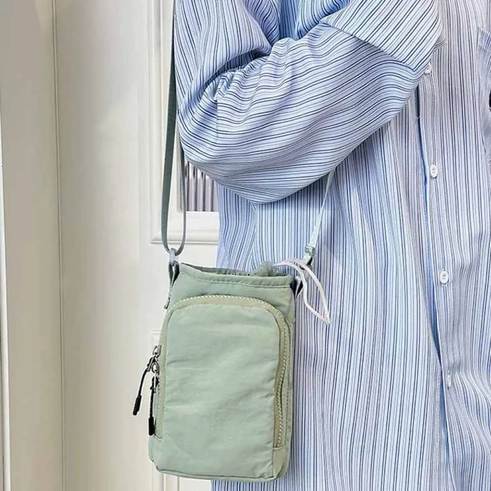 Water Bottle Door Bag with Shoulder Strap, Fast Drying Front Pocket, Nylon Laptop