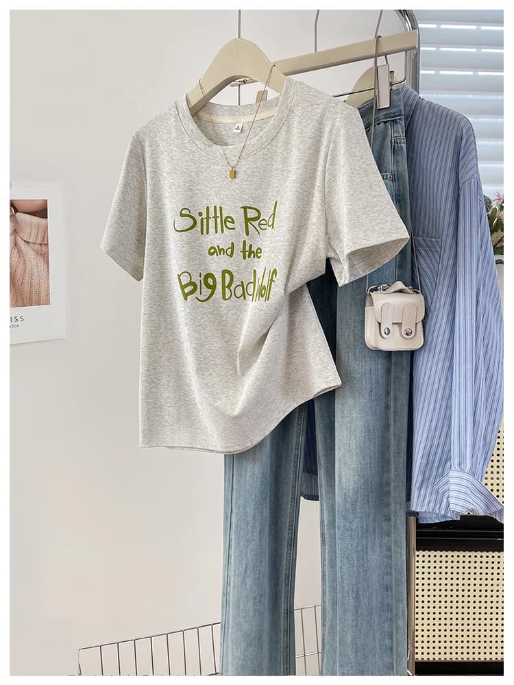 Green summer t-shirt with letter print, crew neck, short sleeves, woman's, casual, versatile, slender, hiding imperfections, fashionable