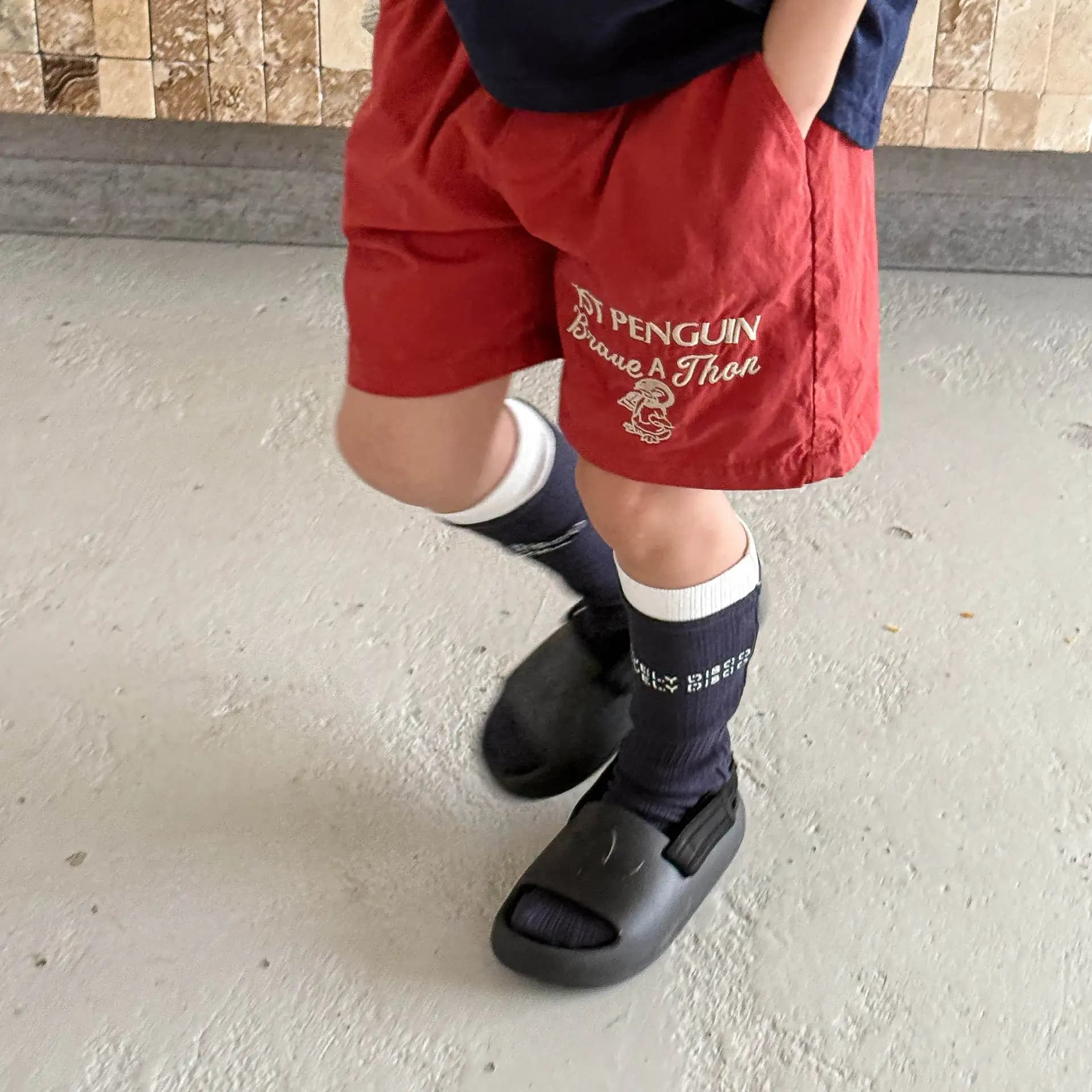 2025 Estate Nuovi Pantaloncini per bambini in cotone sottile Ragazzi Lettera Ricamo Pantaloncini versatili ad asciugatura rapida Pantaloni casual per ragazze Abbigliamento per bambini