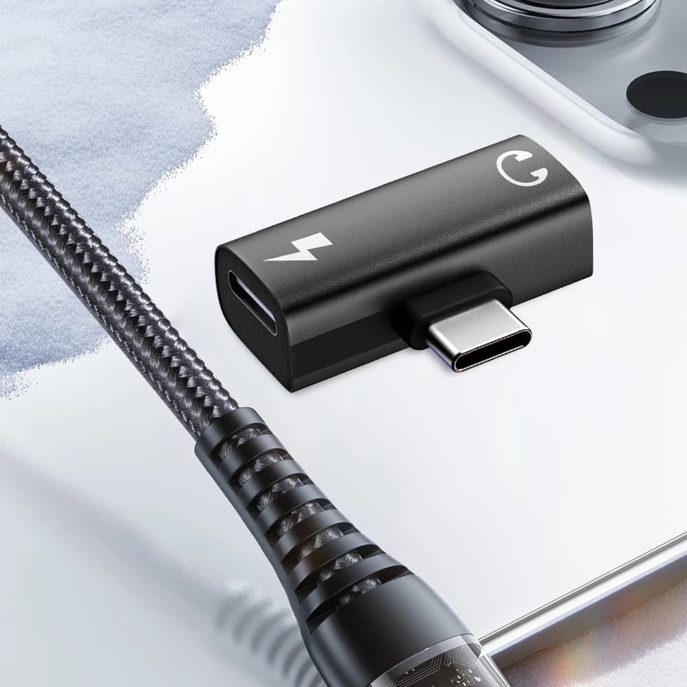 2-in-1 Audio Aux Adapter with Aux Audio Jack PD 30W USB C To Type-C Converter for Xiaomi Huawei iPhone 15 16 for Meta Quest 3S