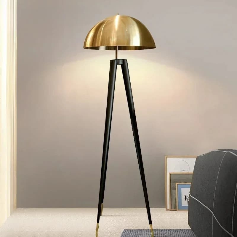 Lampada da terra a forma di fungo di lusso postmoderna nordica Lampada da scrivania per camera da letto modello hotel Lampada da scrivania triangolare di design