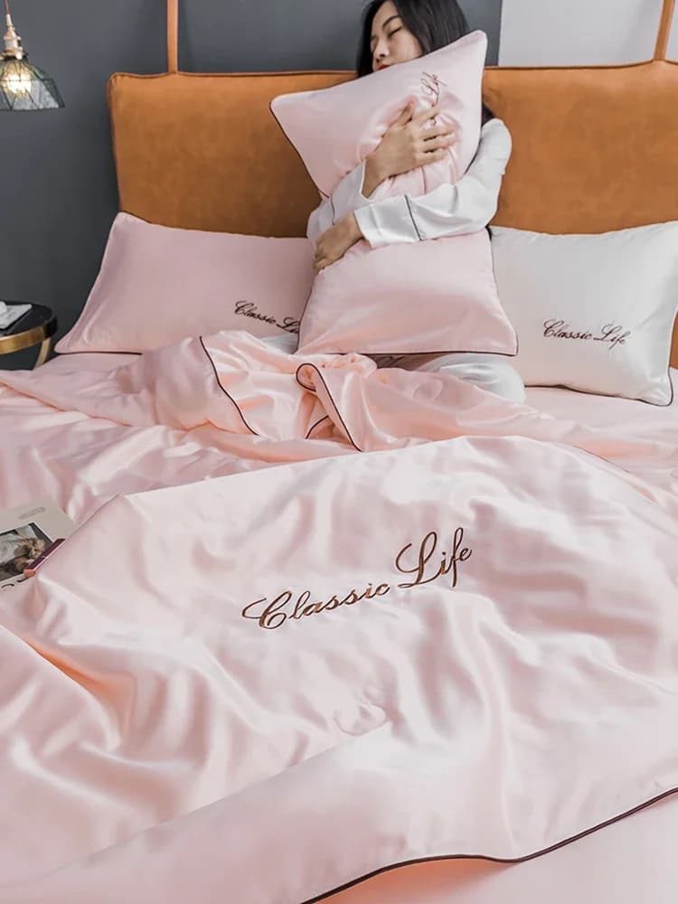 Super Soft Comfortable Embroidery Pink Color Duvet Cover Bedding Set Queen High-end Bedding Quilt Cove Bedding Set King Size