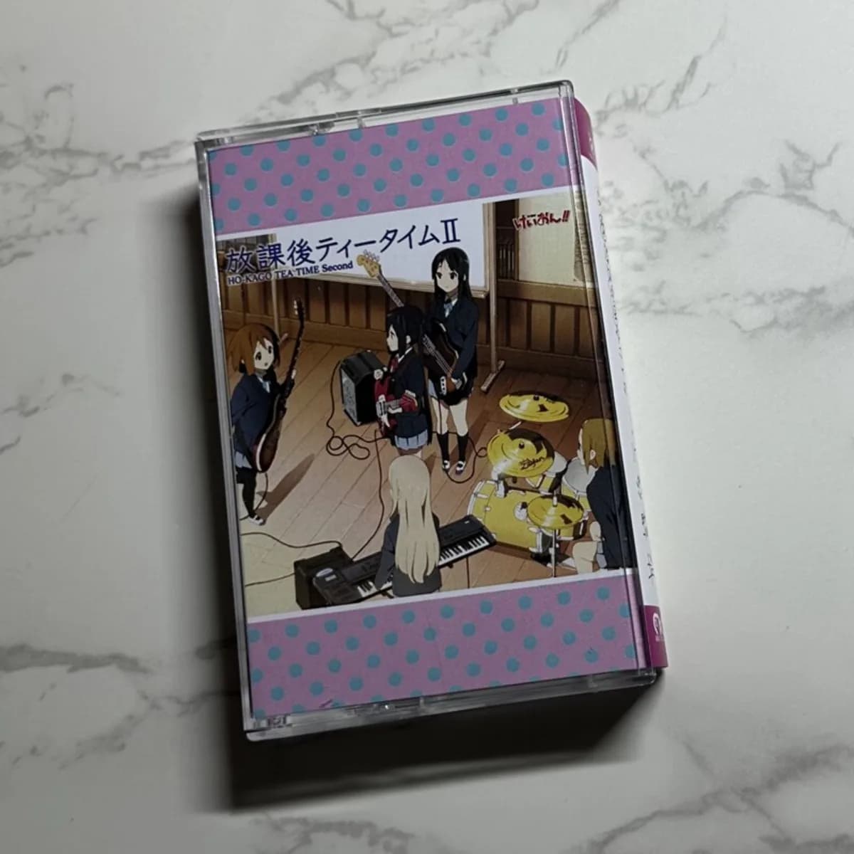 K-ON! Houkago Tea Time II: Cassetta con Canzoni a Tema Anime e Libro di Testi - Collezione Classica di Musica J-Pop per Appassionati di Anime