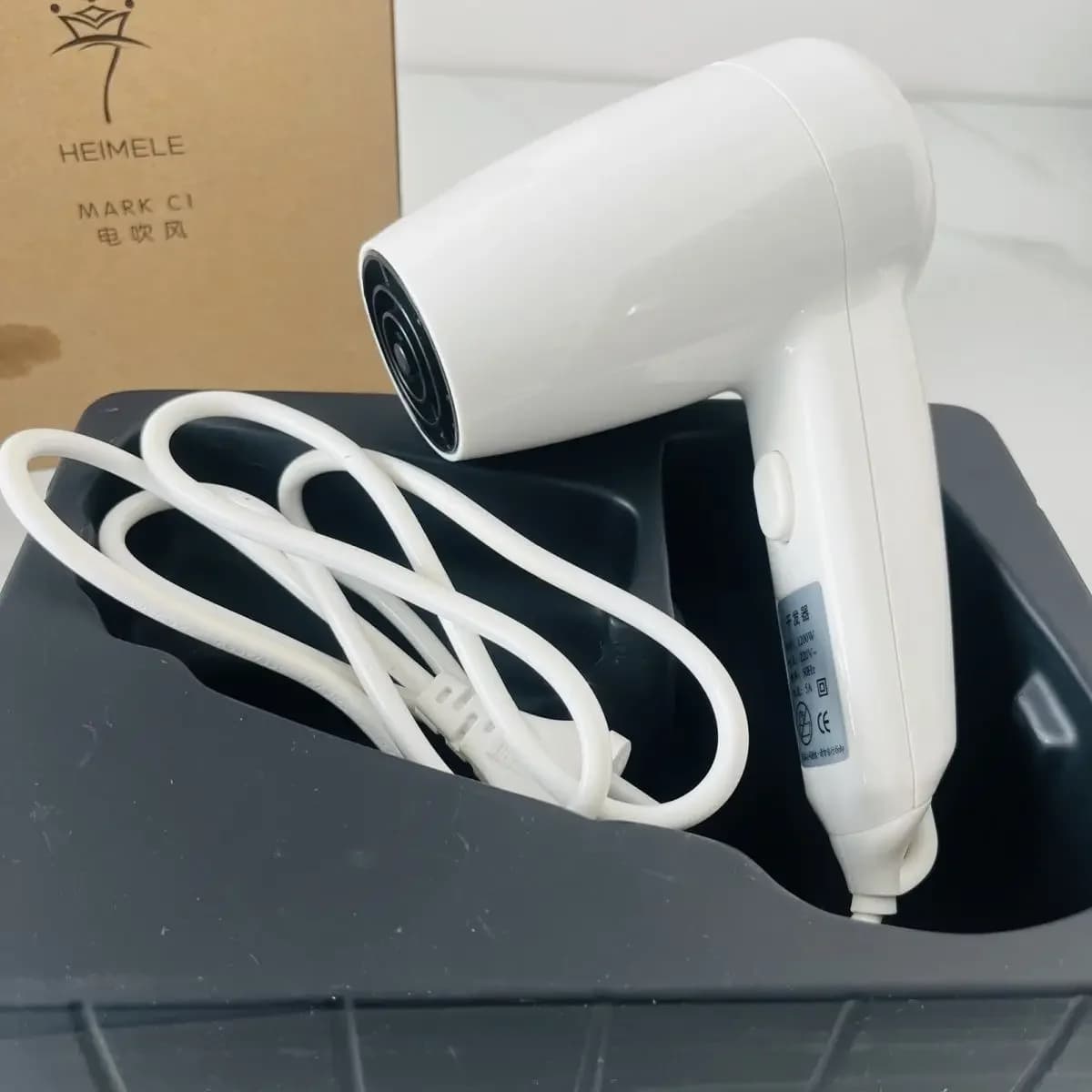 Asciugacapelli ad Alta Potenza 1200W 220V, Asciugatura Rapida, Ioni Negativi, Cura dei Capelli, Modello Esclusivo per Hotel, Bianco Portatile