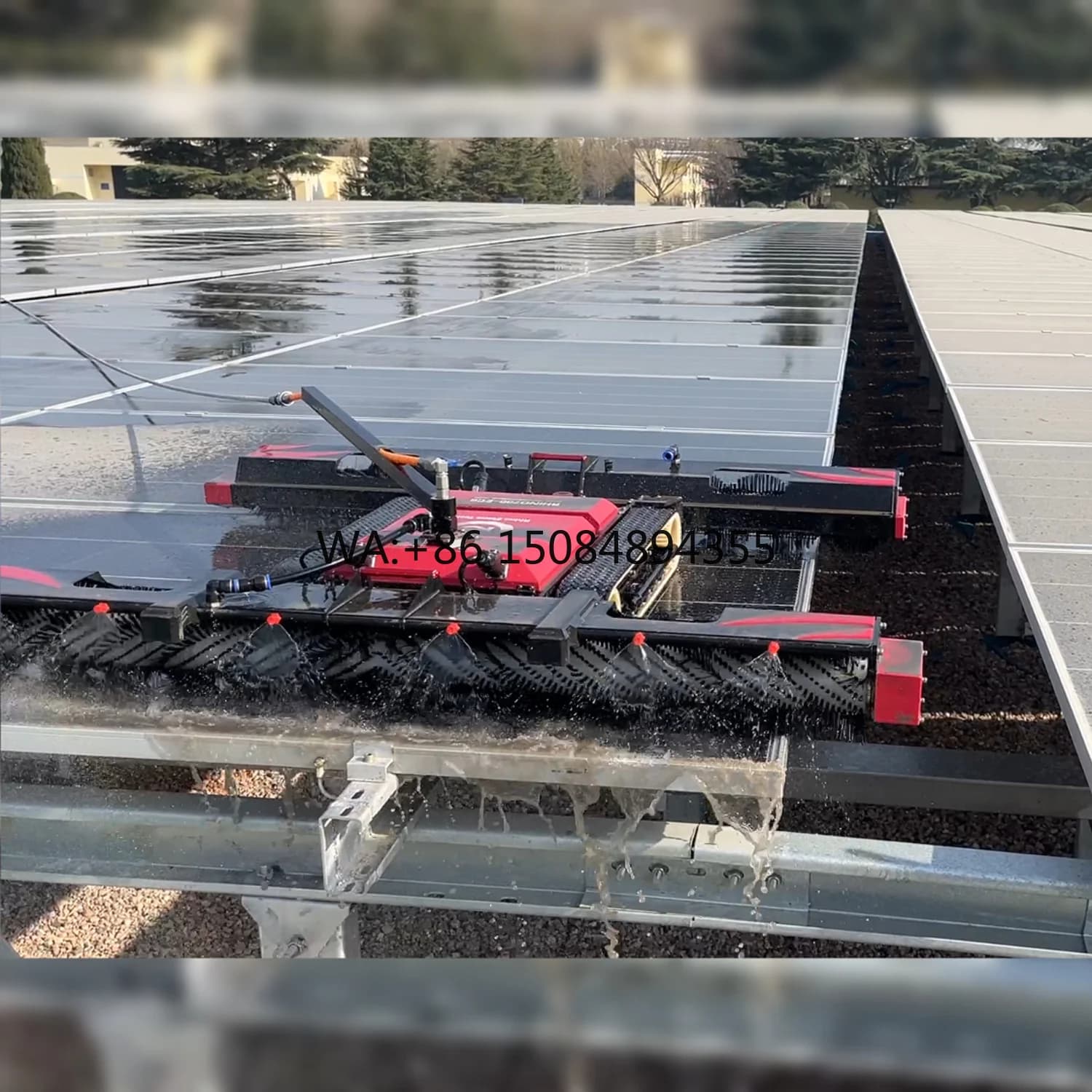 China Suppliers Semi Automatic Remote Controlled Residential & Commercial PV Panels Solar Panel Cleaning Robot