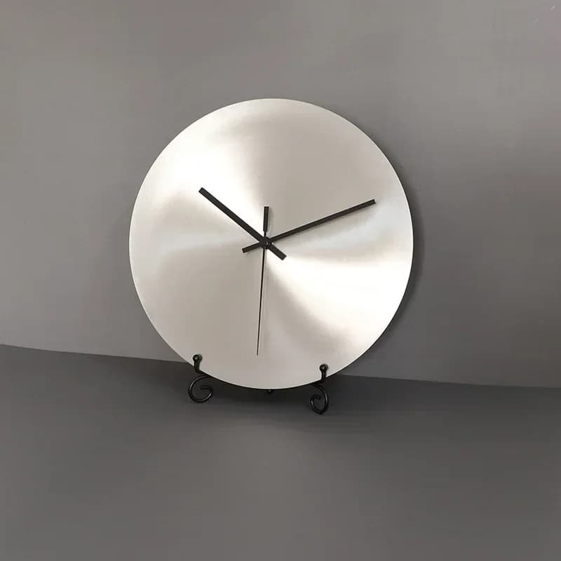 Simple High-grade Metal Wall Clock Silver Living Room Decoration No Digital Clock Round Scandinavian Industrial Style Wall Clock