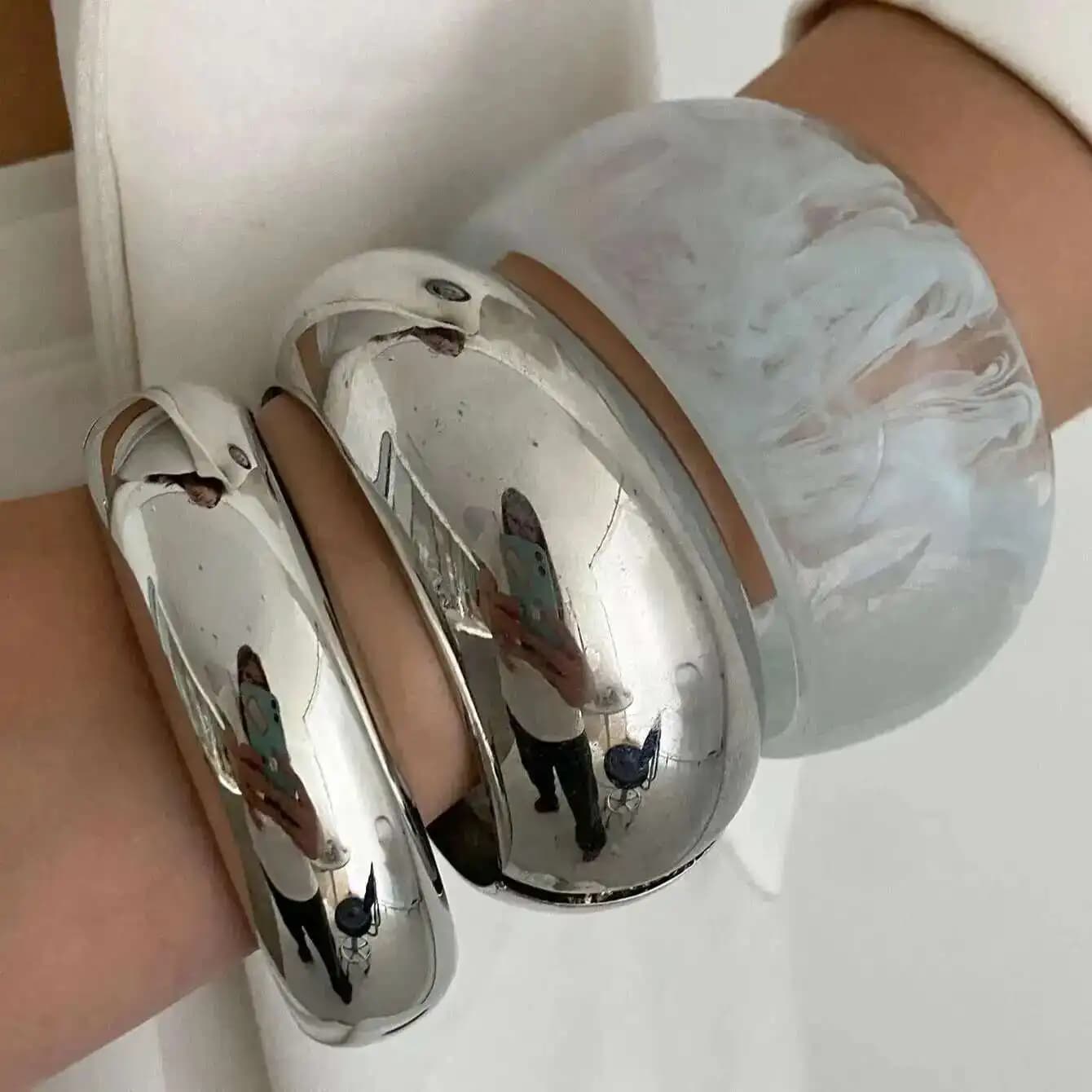 Ingemark 3 Stili Hip Hop Braccialetti acrilici in resina spessa per le donne a portata di mano Braccialetti in metallo primavera punk di nuova tendenza Gioielli Steampunk
