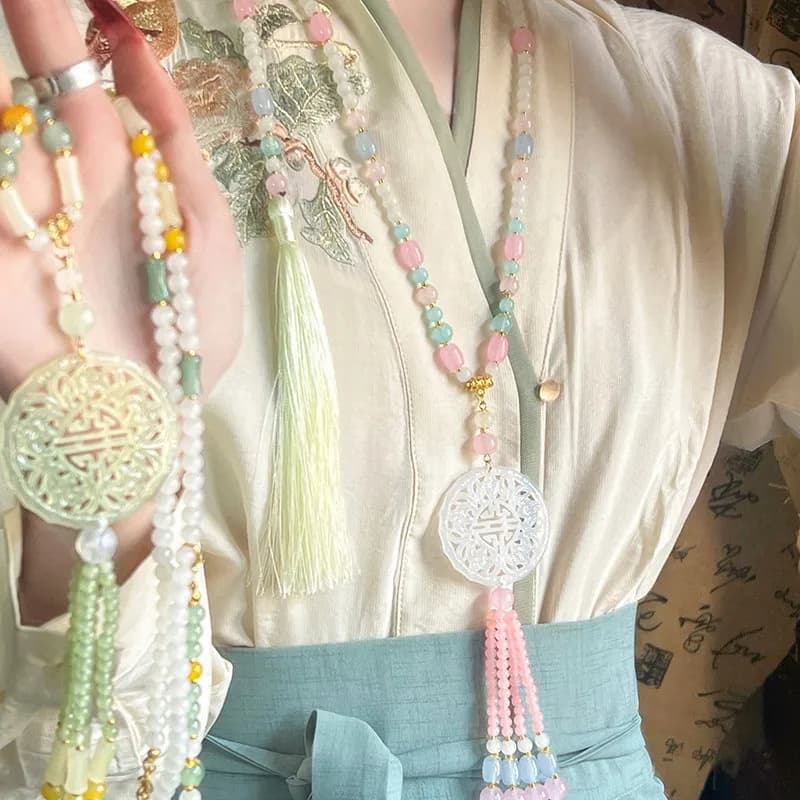 Chinese style necklace, retro jade pendant, Ruyi lock accessories, long cloud back, fringe, Yingluo jewelry, pearl neck chain jewelry.