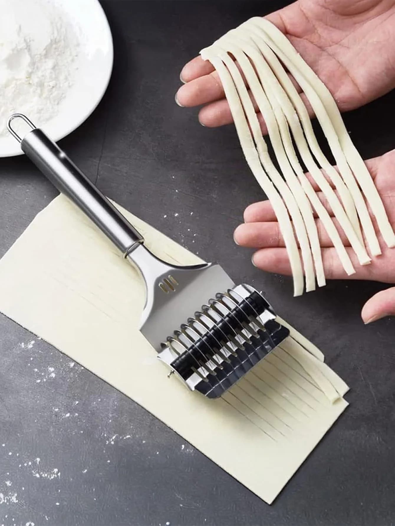 Rullo per Pasta in Acciaio Inox di Alta Qualità, Tagliapasta per Spaghetti e Noodle, Utensile da Cucina