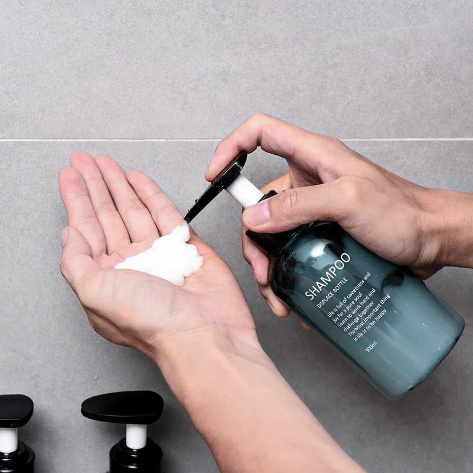 3 pz 500 ml Bottiglie Dispenser di Shampoo Riutilizzabili Balsamo in PET Bottiglia di Lavaggio Del Corpo Lettere Stampate Bottiglia di Sapone da Bagno Pompa