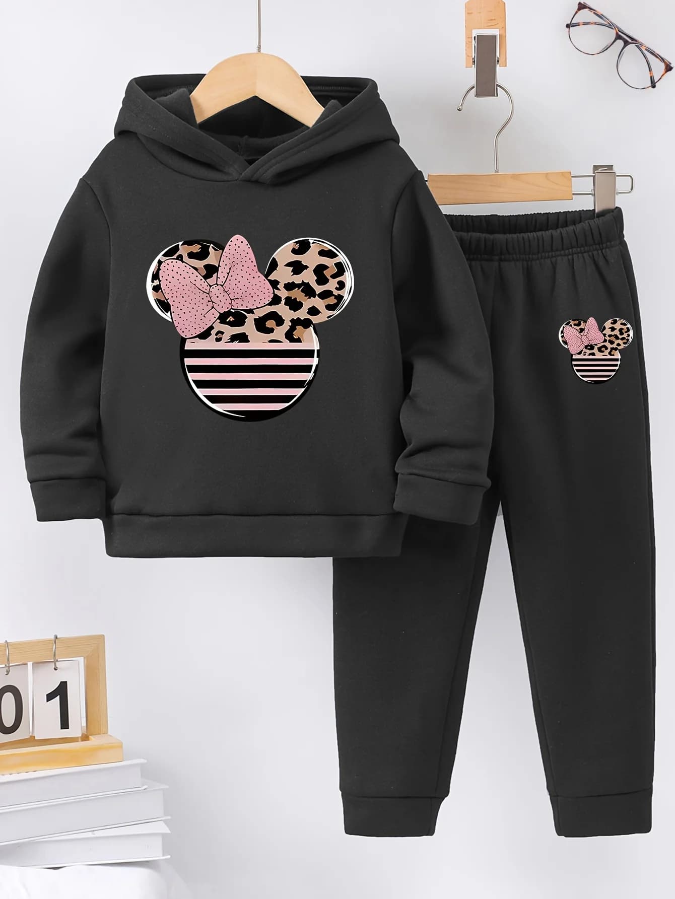 2sets Fashion exquisite girls Fall/Winter pattern printed with fleece warm lined hoodie and tracksuit pants