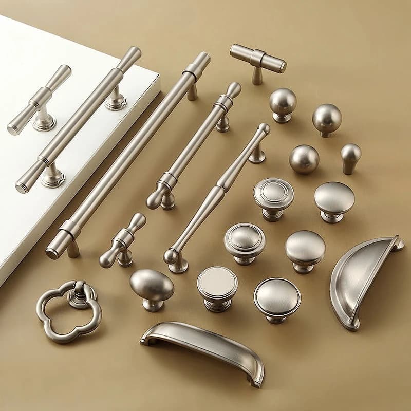 Manopole e maniglie per mobili in ottone massiccio europeo Maniglie per cassetti da cucina in argento opaco Armadi Maniglie per cassettiere per mobili