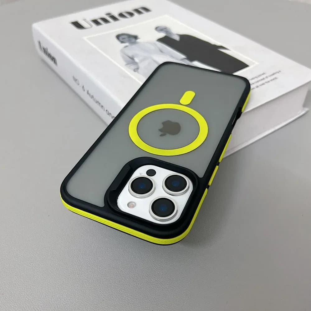 Custodia antiurto per armatura traslucida opaca di colore magnetico di lusso per iPhone 11 12 13 14 15 16 Custodia per ricarica wireless ProMax Magsafe