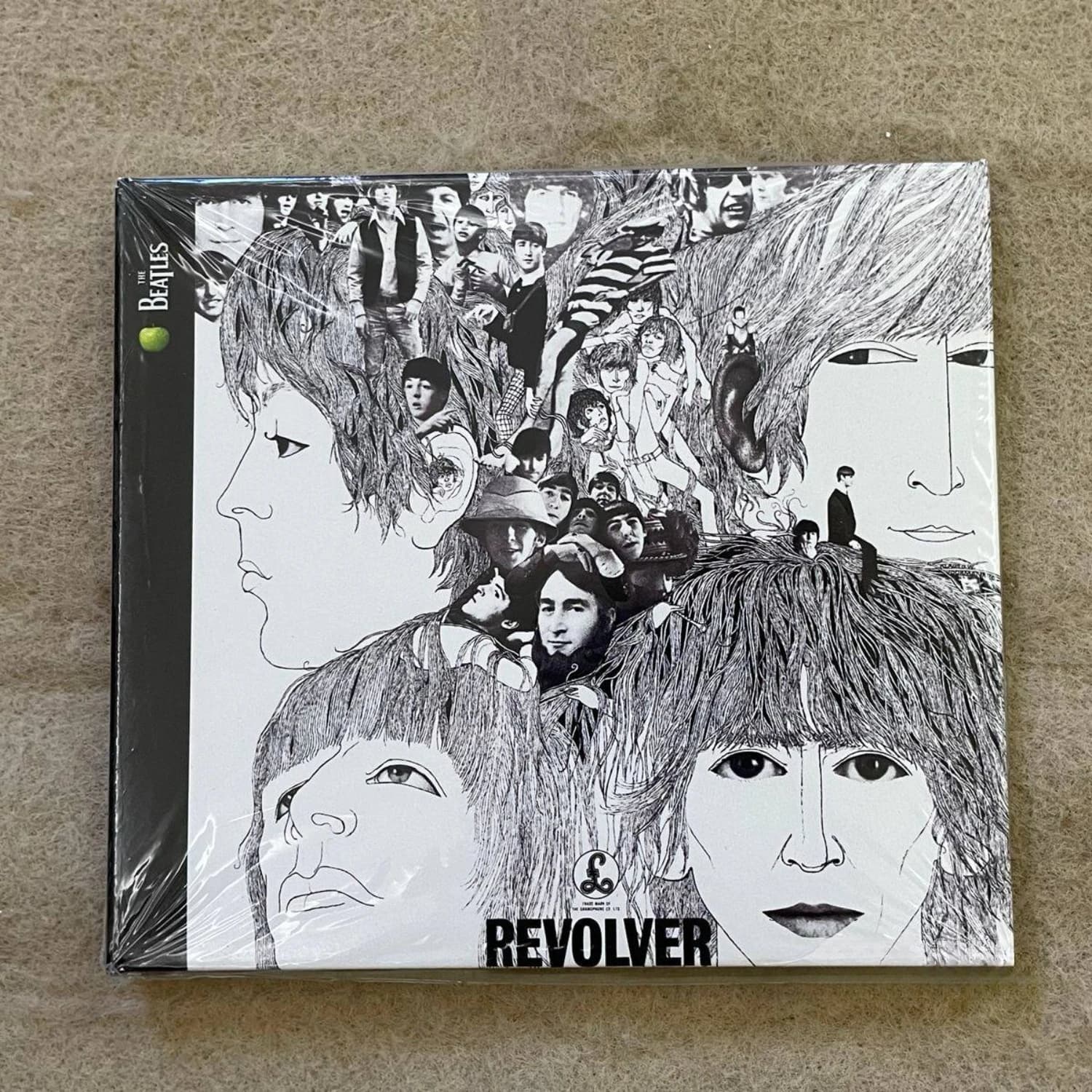 The Beatles Revolver: CD Audio Classico Pop Psychedelic Rock, Suono Digitale Nitido, Oggetto da Collezione per Fan, Decorazione Artistica per la Casa, Esposizione Musicale