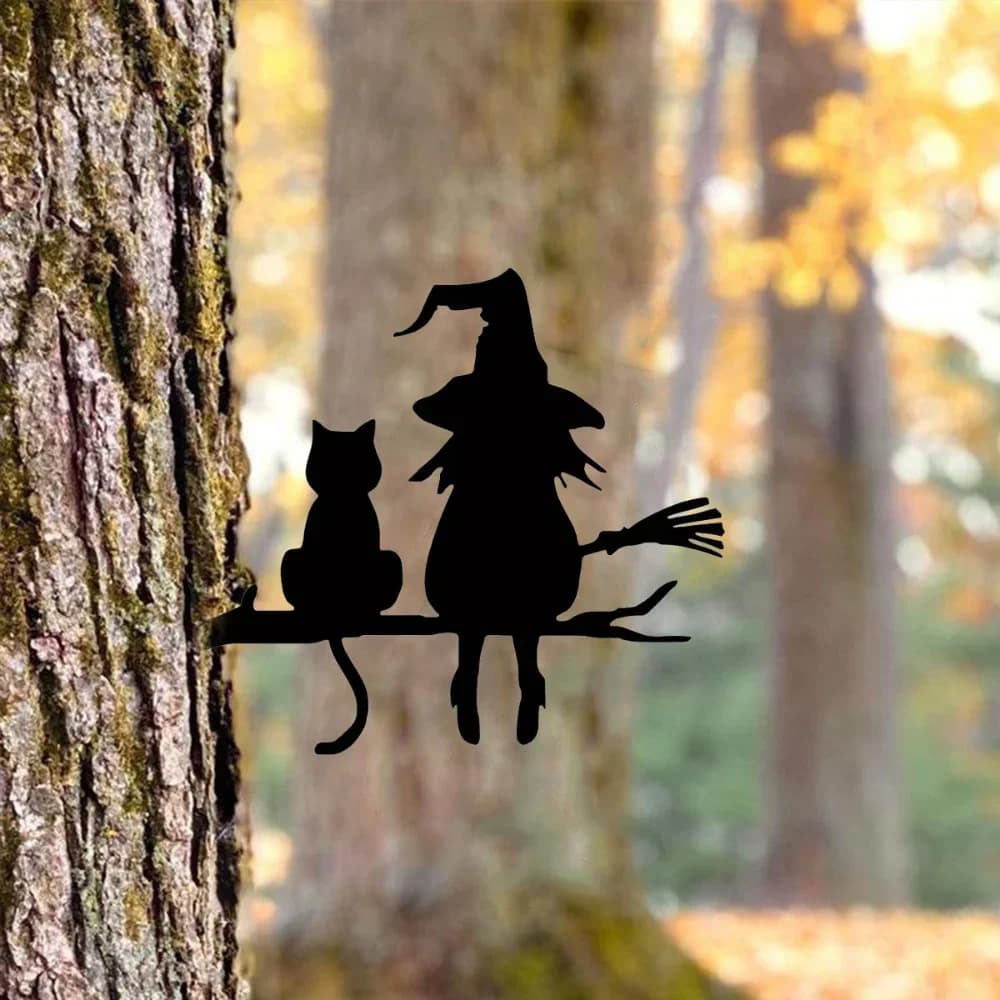 "Magical Outdoor decor: palo di ceppo di albero di strega e gatto in ferro, che porta un tocco di fascino nel tuo cortile"