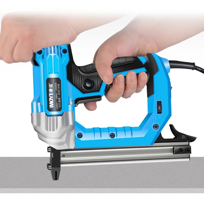 220V Pistola Sparachiodi Elettrica Chiodatrice Cucitrice Lavorazione Del Legno Strumento di Potere Per Mobili Telaio Chiodatura Cucitrice Sparatutto