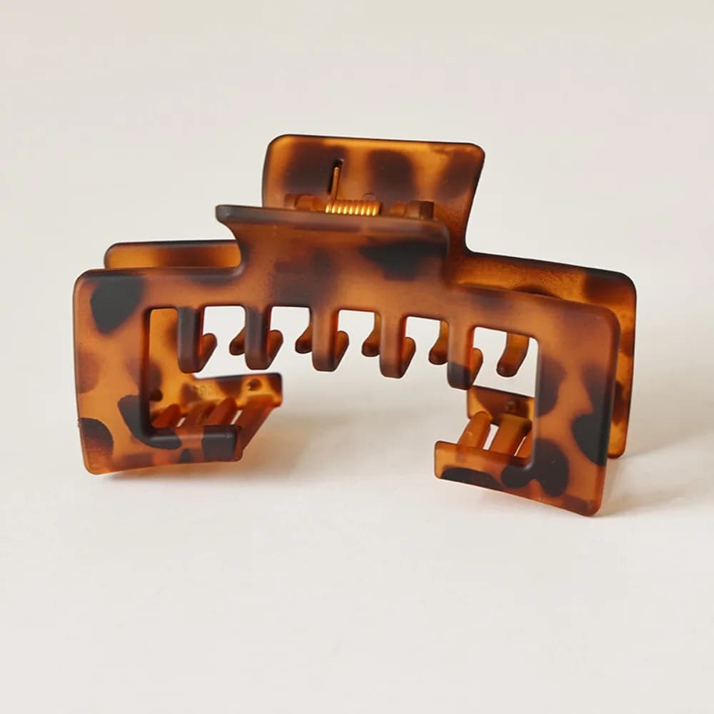 New Large Size Hat Claw Clips Non-Slip Design Strong Hold Cap Clips Matte Finish Square Design Hat Hair Clips Thin Hair
