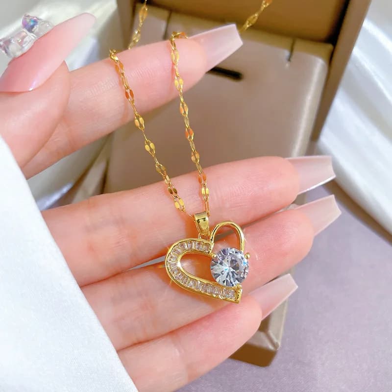 Collana Chic con zirconi a forma di cuore con ciondolo con lucchetto Micro-intarsiato