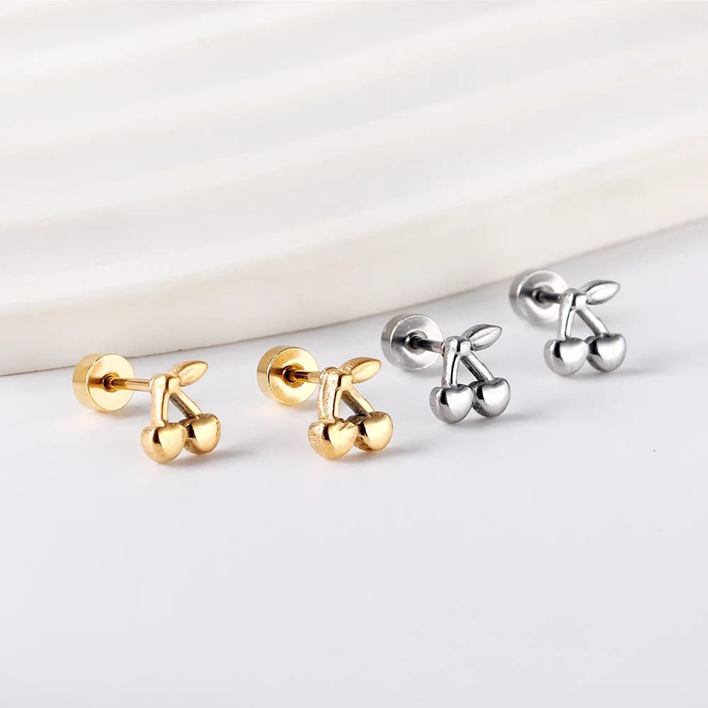 LUXUKISSKIDS Piccoli gioielli per l'orecchio Esagramma Stella Orecchino a bottone Piercing in acciaio chirurgico per donna/ragazza Cuore di ciliegio Placcato in oro
