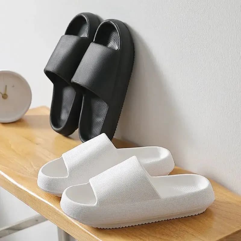 New Outdoor ultra-soft indoor-outdoor men's and women's slippers, thick-soled couple's flip-flops for indoor and outdoor use