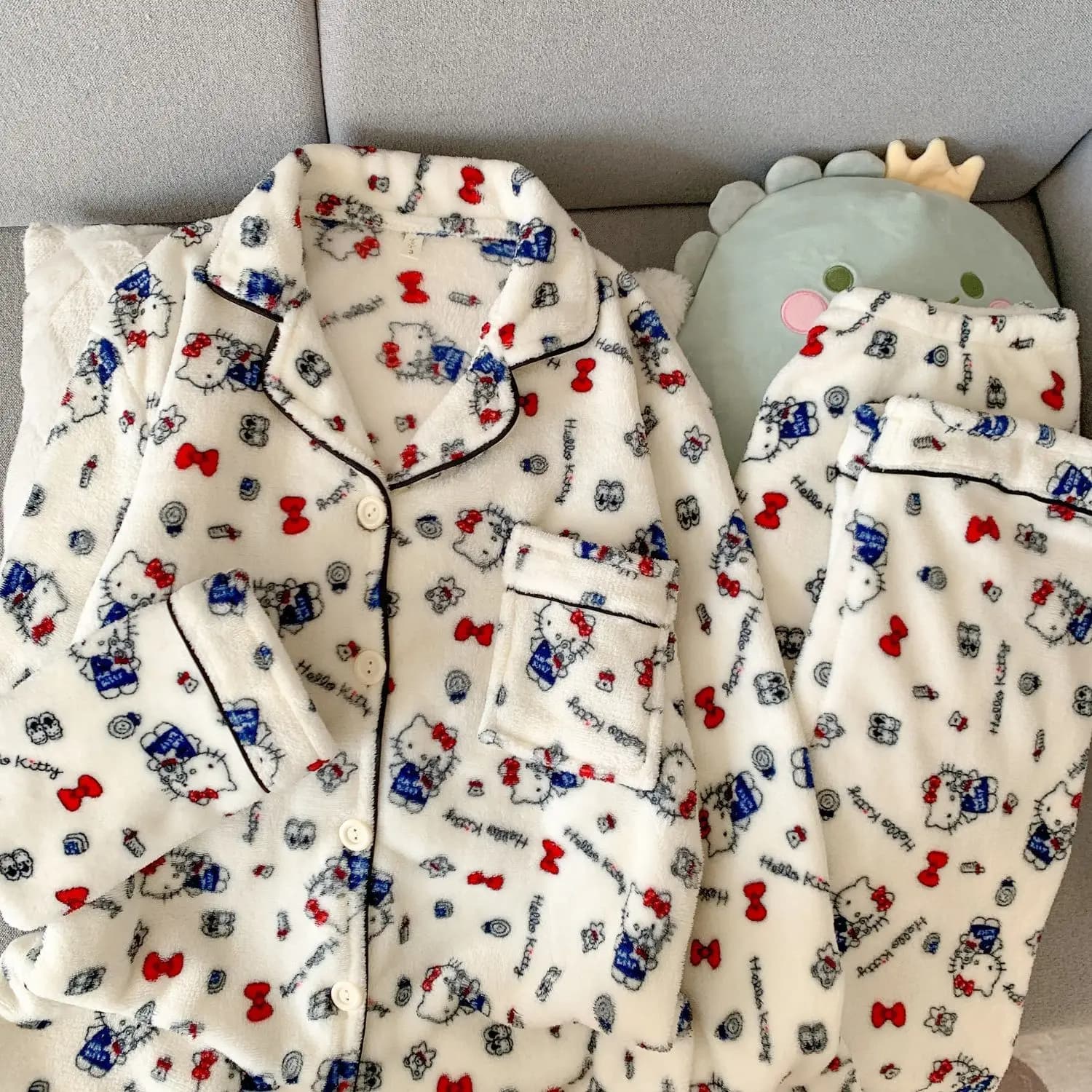 Hello Kitty Pajamas Set Women's Winter Fleece Pajamas Sets Soft Comfy Flannel 2 Piece Loungewear Warm Thickened Sleepwear Set