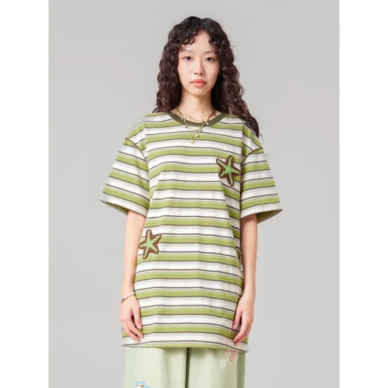 T-shirt a maniche corte girocollo MOVEUP, nuova collezione estiva 2026, con strisce a contrasto e stella marina ricamata a mano, top casual da donna 3ELX10545