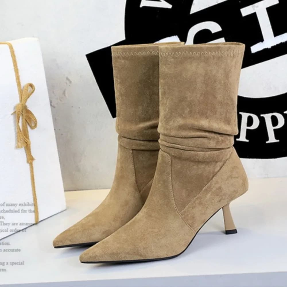 Stivali da donna con tacco alto in pelle scamosciata Autunno Versatile stivaletti corti a tubo medio Stivali da donna a pieghe a punta in pelle scamosciata elastica