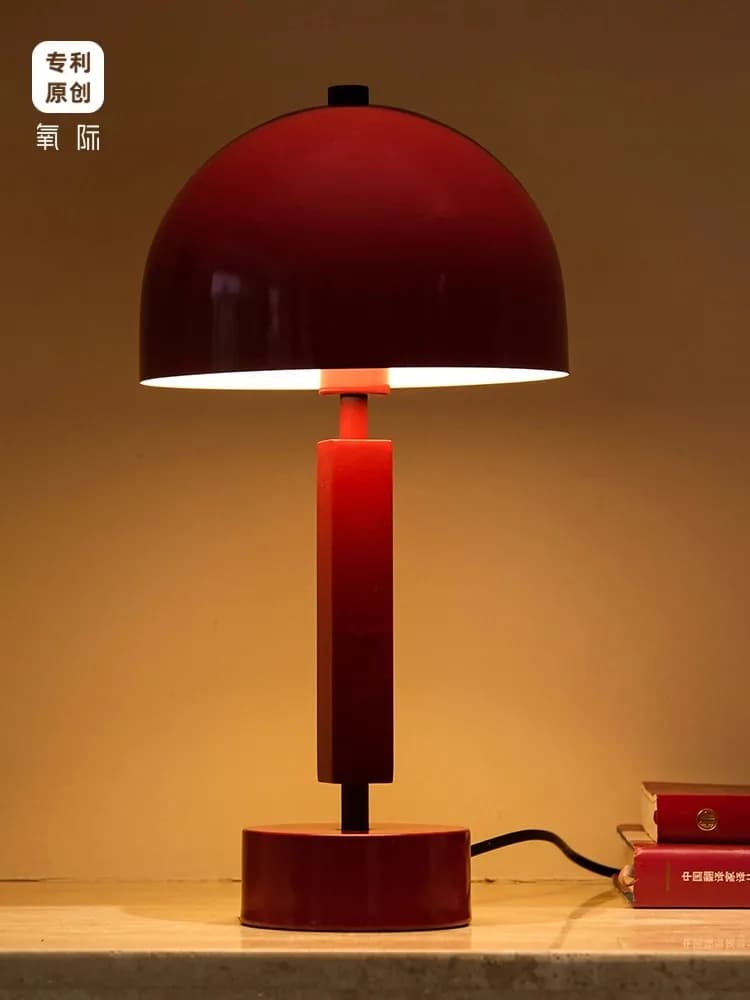 Lampada da scrivania piccola per uso domestico moderno in stile cinese Camera da letto Sala studio Luce Decorazione di lusso Piccola luce notturna a fungo avanzato