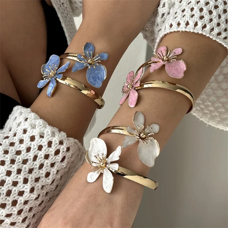 Elegant Enamel Flower Open Cuff Bracelet For Women Gold Plated Metal Pink White Blue Floral Bangles Beach Party Vacation Jewelry