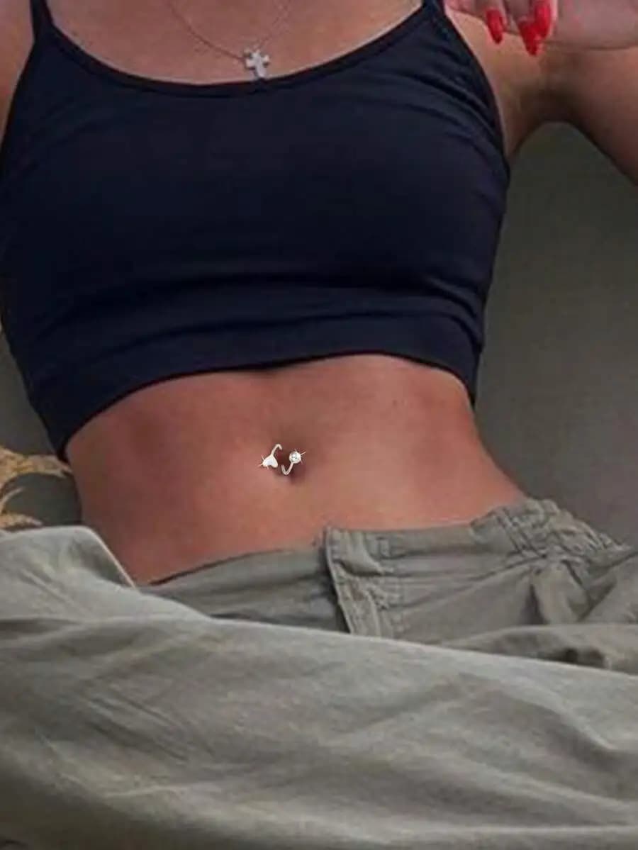 Piercing per ombelico a spirale con piccola stella a forma di cuore in argento sterling S925, ideale per l'uso quotidiano, regalo perfetto per la fidanzata, la sorella o la mamma.