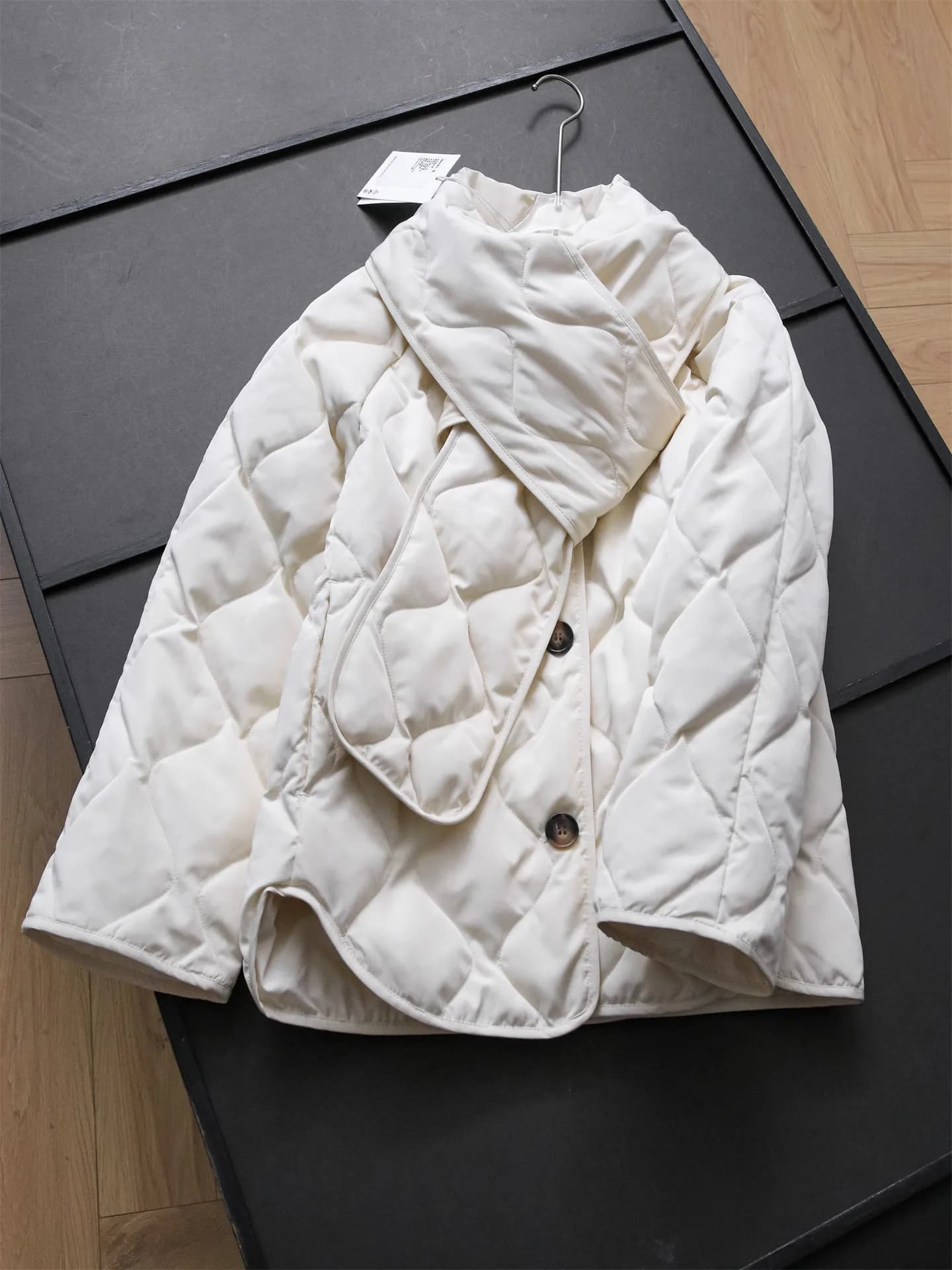 Elegant Oversized Long Sleeve Women's down Jacket Quilted Scarf Style 2025 Winter New Arrival Warm Simple Commute Style
