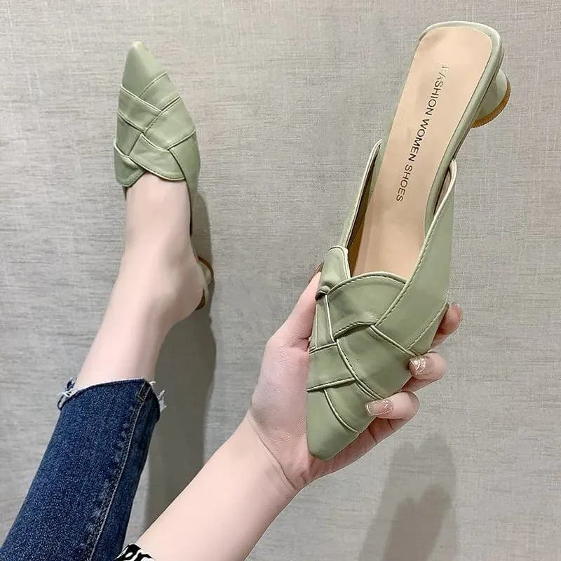 Nuove Ciabatte Donna 2026 Slip-On con Punta Chiusa e Tacco Basso, Trendy e alla Moda per l'Estate