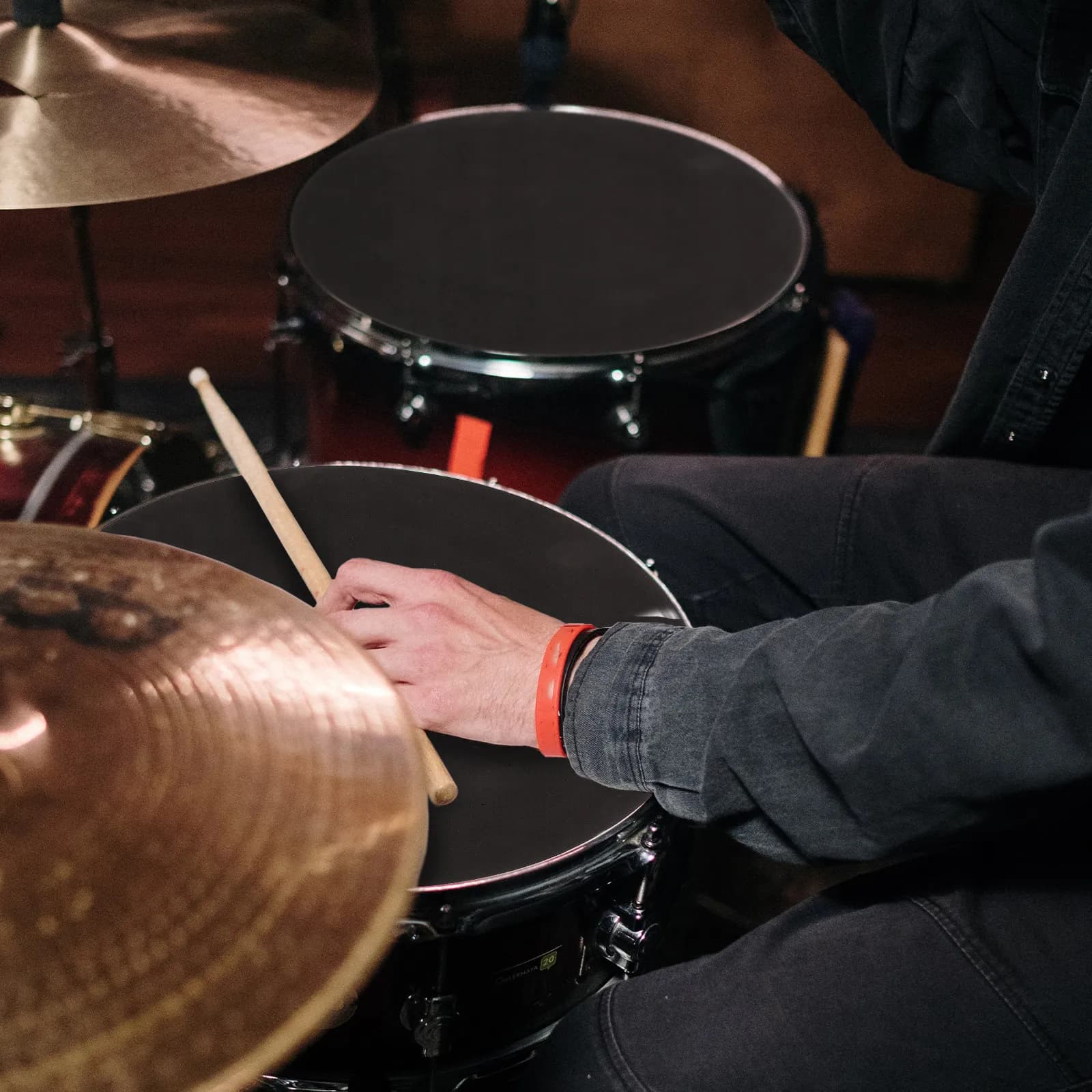 1Set Quiet Drum Practice Pad 13 Inch Portable Silent Snare Pad with Ergonomic Drum Mallets for Home -The-Go Training