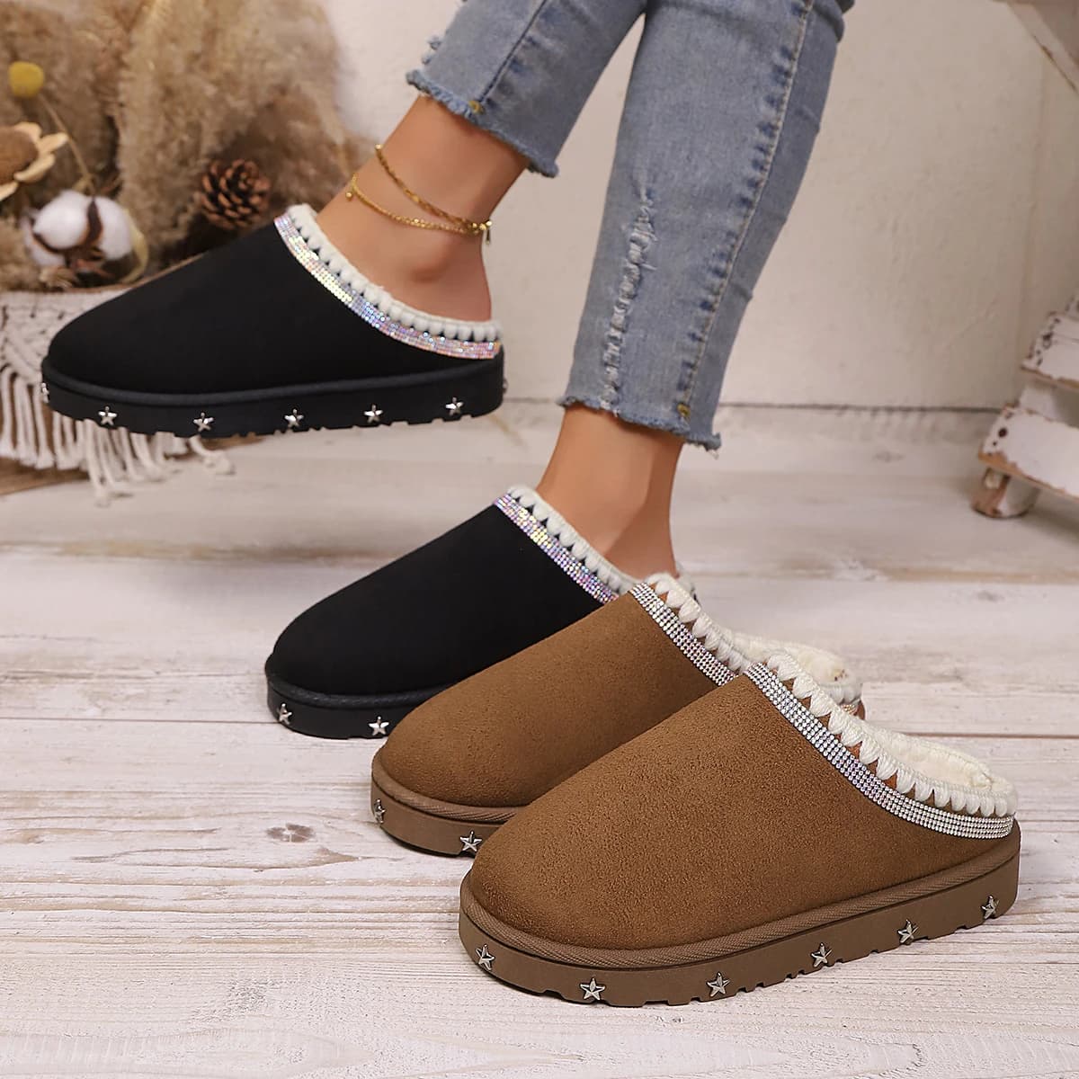 2025 Pantofole soffici con piattaforma da donna Casa elegante Casual Pantofole da donna di grandi dimensioni Casa Moda Scarpe invernali Scivoli da donna Donna