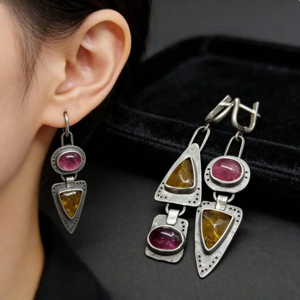 Retro Soul, Modern Statement: Bold Geometric Earrings for the Confident Woman