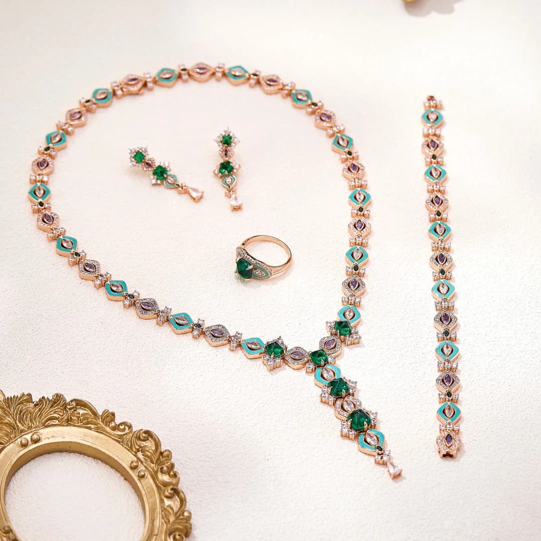 EYER Nuovo Set di Gioielli alla Moda con Collana Pendente, Orecchini e Bracciale in Zirconia AAA per Donne, per Matrimoni, Feste e Abiti da Sera