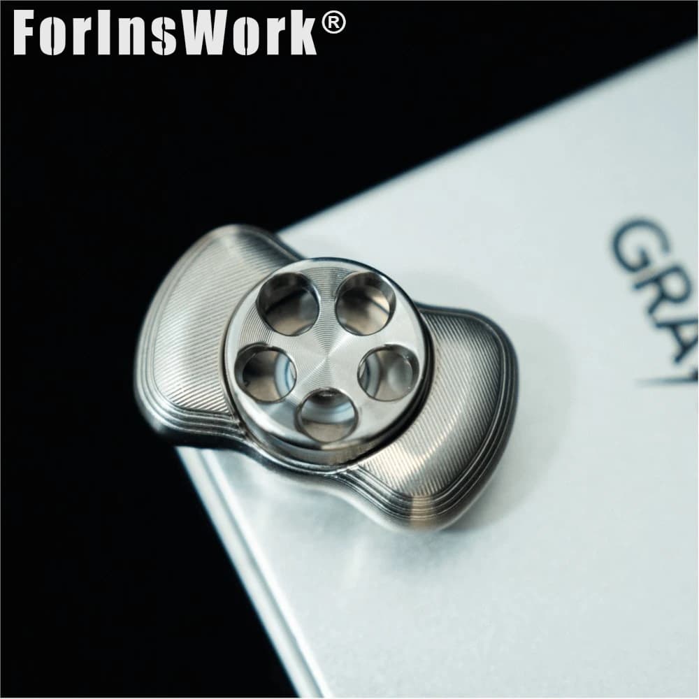 Fidget Spinner in lega di titanio con sapone piccolo da 2 pagine, design semplice, sensazione premium della mano, giocattolo antistress per adulti
