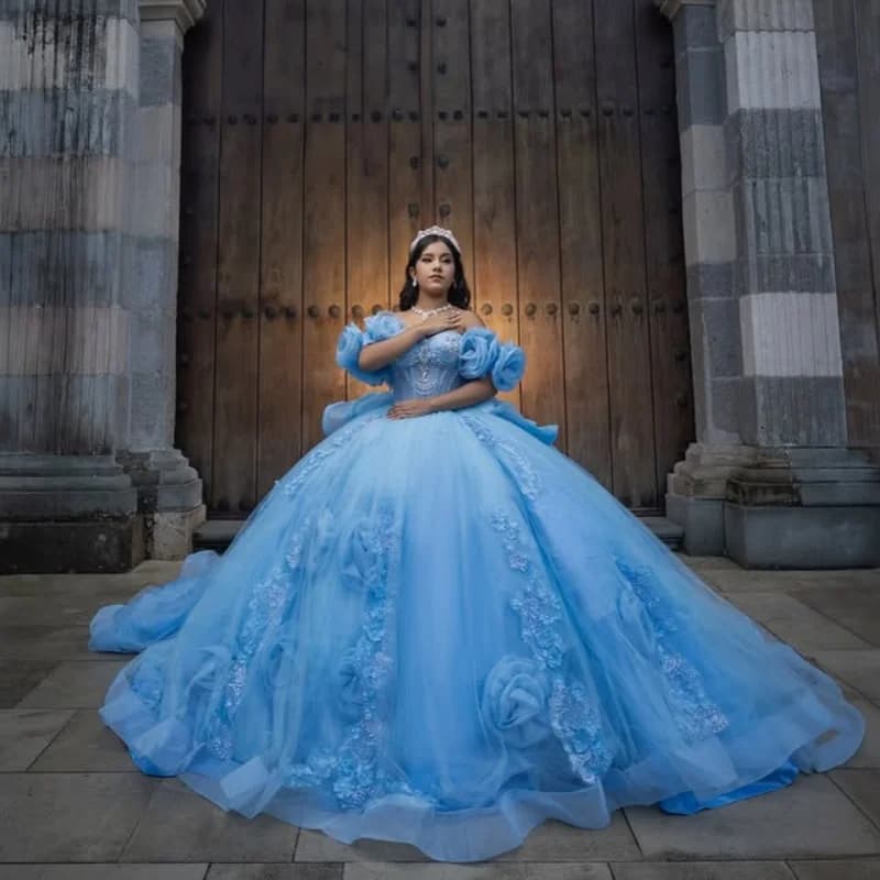 Abiti Quinceanera blu personalizzati con spalle scoperte Applique in tulle Grande fiore 3D con fiocco in pizzo Vestido De 15 Quinceanera